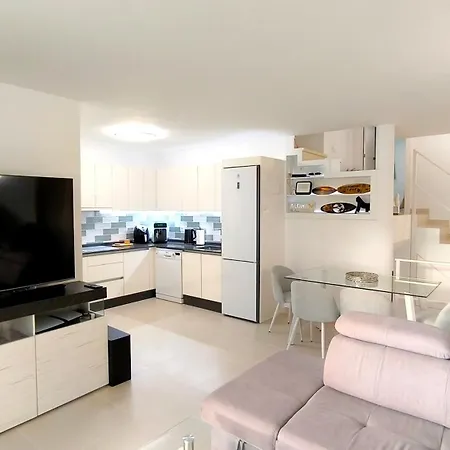 Hei Hei And Pua - Heated Pool, Priv Parking, Fibre Net, Villa