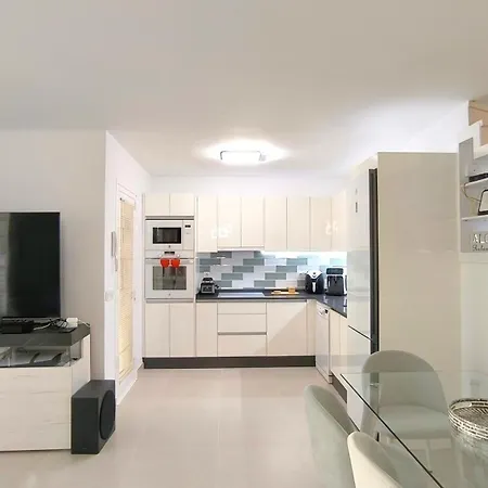Villa Hei Hei And Pua - Heated Pool, Priv Parking, Fibre Net, Palm-mar